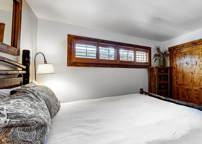 613 Tamarack