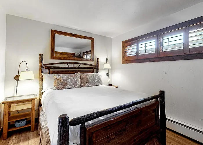 Apartment 613 Tamarack *