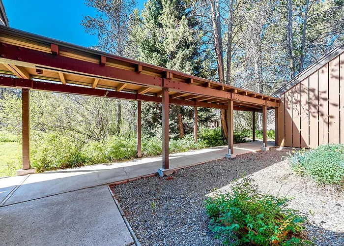 613 Tamarack Apartment *