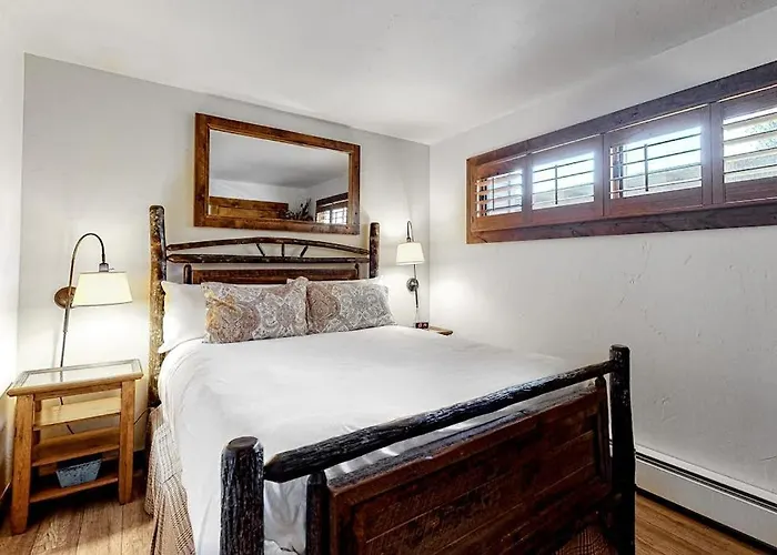Apartment 613 Tamarack *