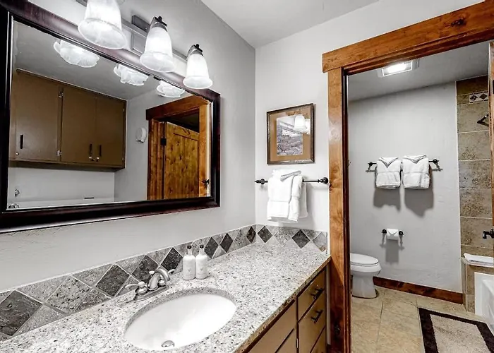 Apartment 613 Tamarack *